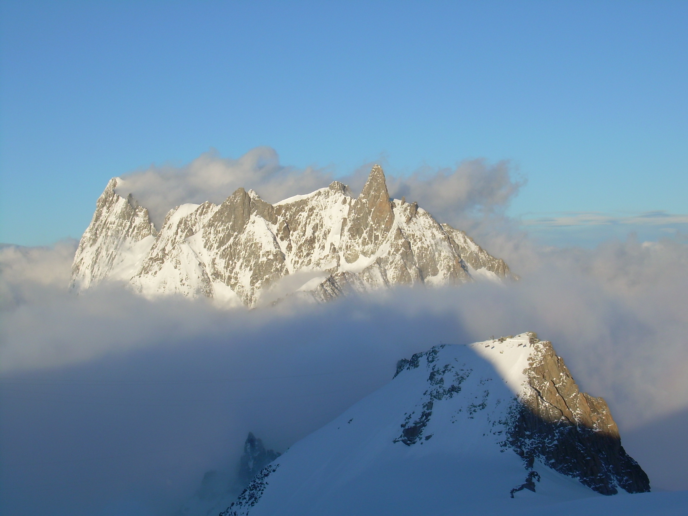 Mountain island, outside Refuge.JPG